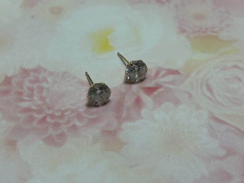 K18のピアスをお買取しました。