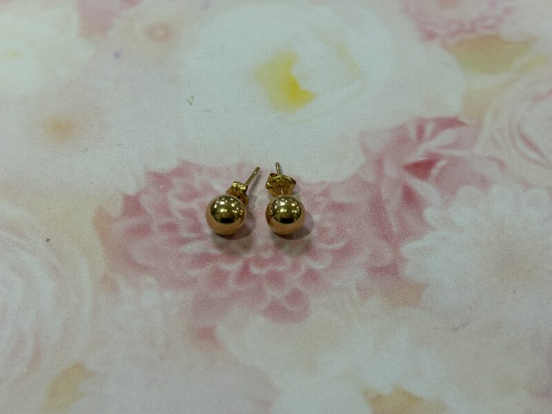 K18のピアスをお買取しました。
