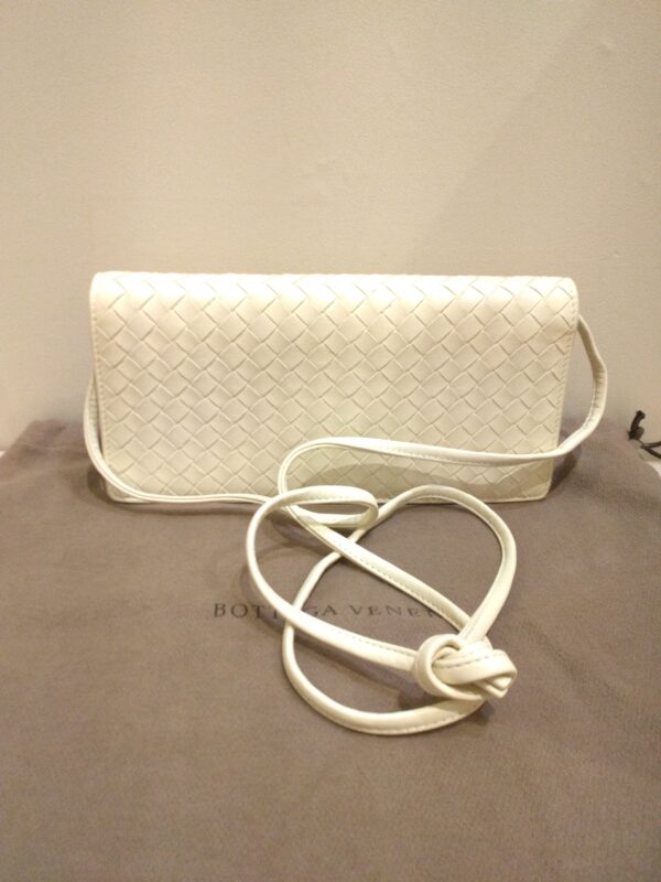 BOTTEGA VENETA(ボッテガ ヴェネタ)ショルダーウォレット お買取り致しました。