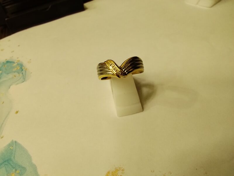 18金 プラチナ コンビ ダイヤモンド リング をお買取致しました。