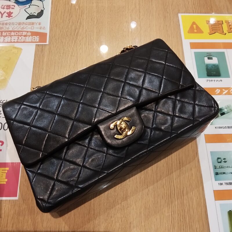 CHANEL シャネル Wフラップ チェーンショルダーバッグ をお買取しました!