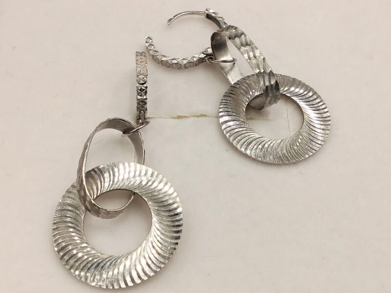 18金 ホワイトゴールド ピアス をお買取しました。