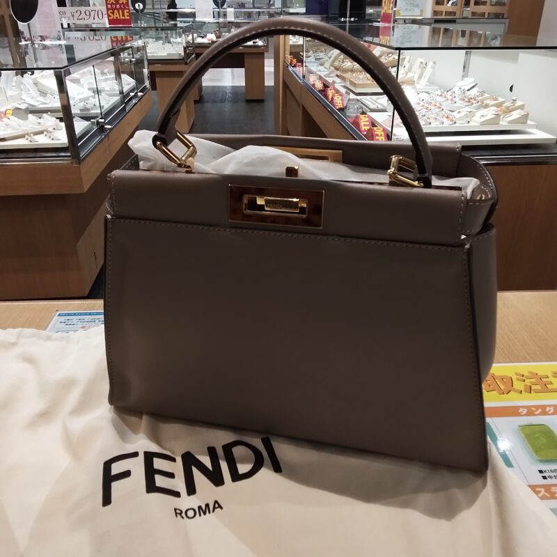FENDI フェンディ ピーカブー グレージュ をお買取しました!