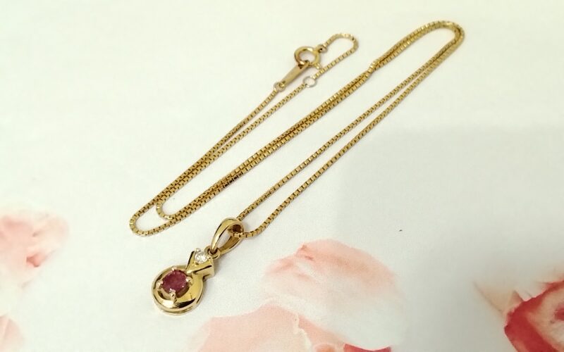 18金 ルビー プチネックレス をお買い取りしました。