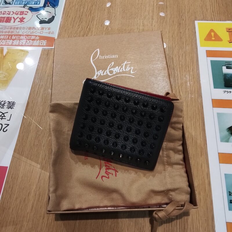 ChristianLouboutin クリスチャン・ルブタン　2つ折り財布　をお買取しました!