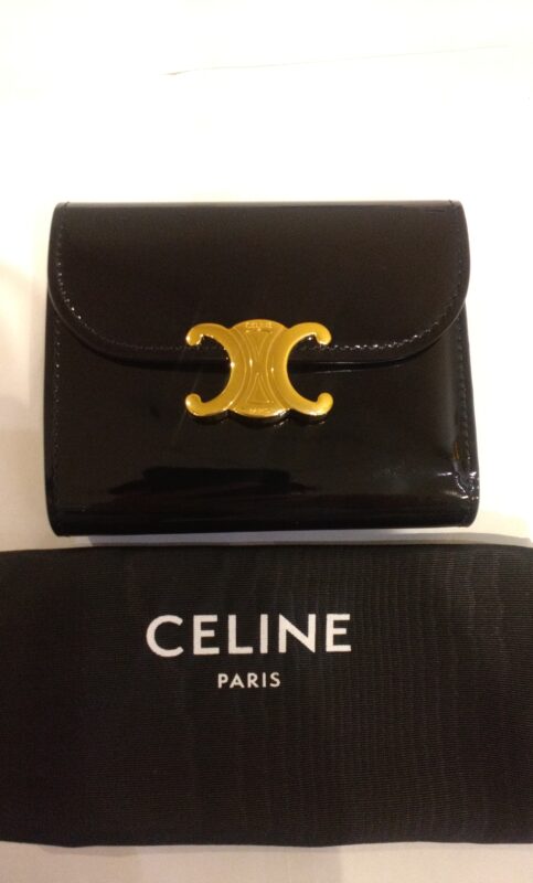 CELINE(セリーヌ)トリオンフスモールフラップウオレット お買取り致しました。