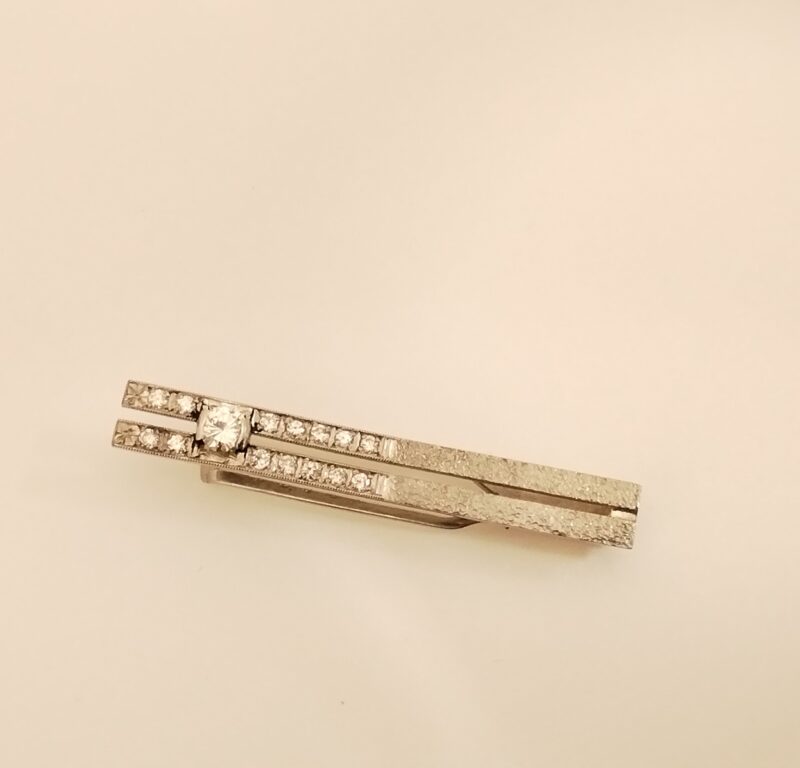 プラチナ900ダイヤモンドネクタイピンをお買い取りしました。